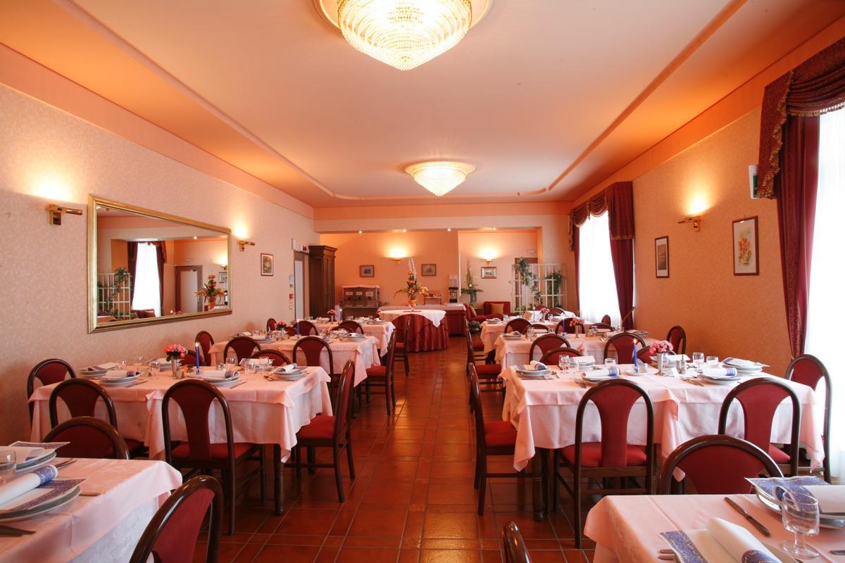 Hotel Villa Rosy Premeno ภายนอก รูปภาพ